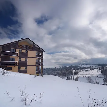 아파트호텔 Ozone Minihotel 야블루니츠야